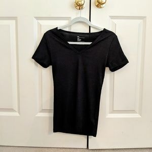 Gap Modern V-Neck Tee Shirt